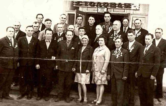 Фото. Ветераны и участники Великой Отечественной войны в День Победы. Агрыз. 1970::МУЗАФАРОВ БАРИ ХУЗЕЕВИЧ g2id90100