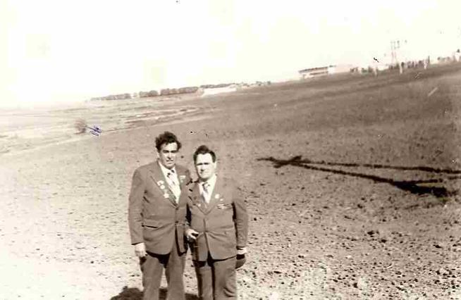 Фото. Музафаров Б.Х. - участник Великой Отечественной войны сослуживцем-танкистом. Днестр. 1986::МУЗАФАРОВ БАРИ ХУЗЕЕВИЧ g2id90149