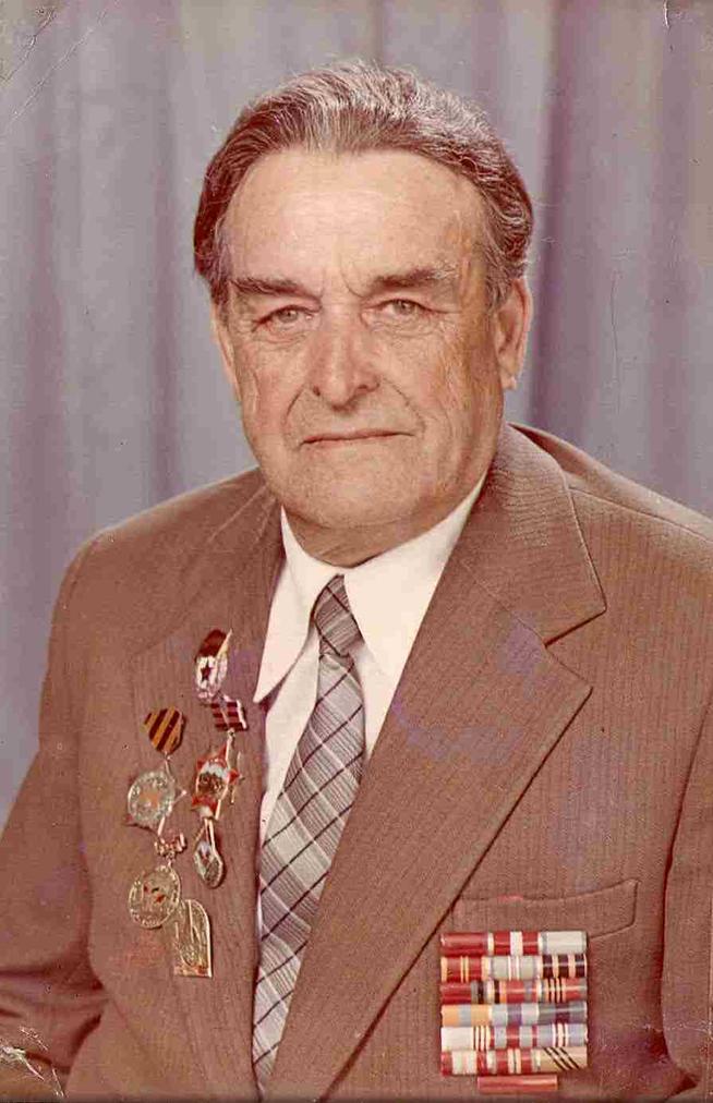 Фото. Музафаров Б.Х. - участник Великой Отечественной войны. Агрыз. 1990-е годы::МУЗАФАРОВ БАРИ ХУЗЕЕВИЧ g2id90190