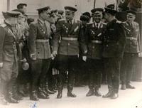 Фото. Сосковец В.И. - начальник штаба 92-го артиллерийского полка и Ахрамиев - командир дивизии. 1945