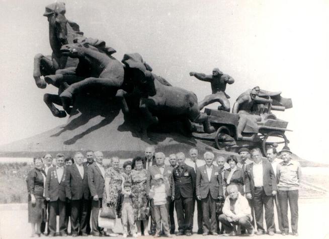 Фото. Встреча однополчан. Таганрог. Май 1986 года::МУЗАФАРОВ БАРИ ХУЗЕЕВИЧ g2id90280