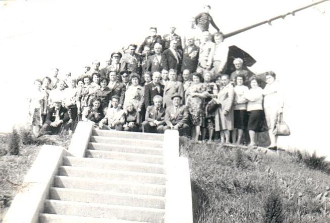 Фото. Памятник Героям экипажа танка, пропавший без вести при Яссы-Кишиневской операции. 1970-1980-е годы::МУЗАФАРОВ БАРИ ХУЗЕЕВИЧ g2id90292