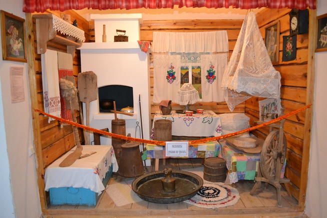 Фрагмент экспозиции Музея истории и культурного наследия Агрызского муниципального района РТ. 2014::Фрагмент экспозиции краеведческого музея и филиалов g2id90434