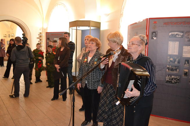 Выставка «Непокоренные»,  2013::Общественные организации РТ g2id92804