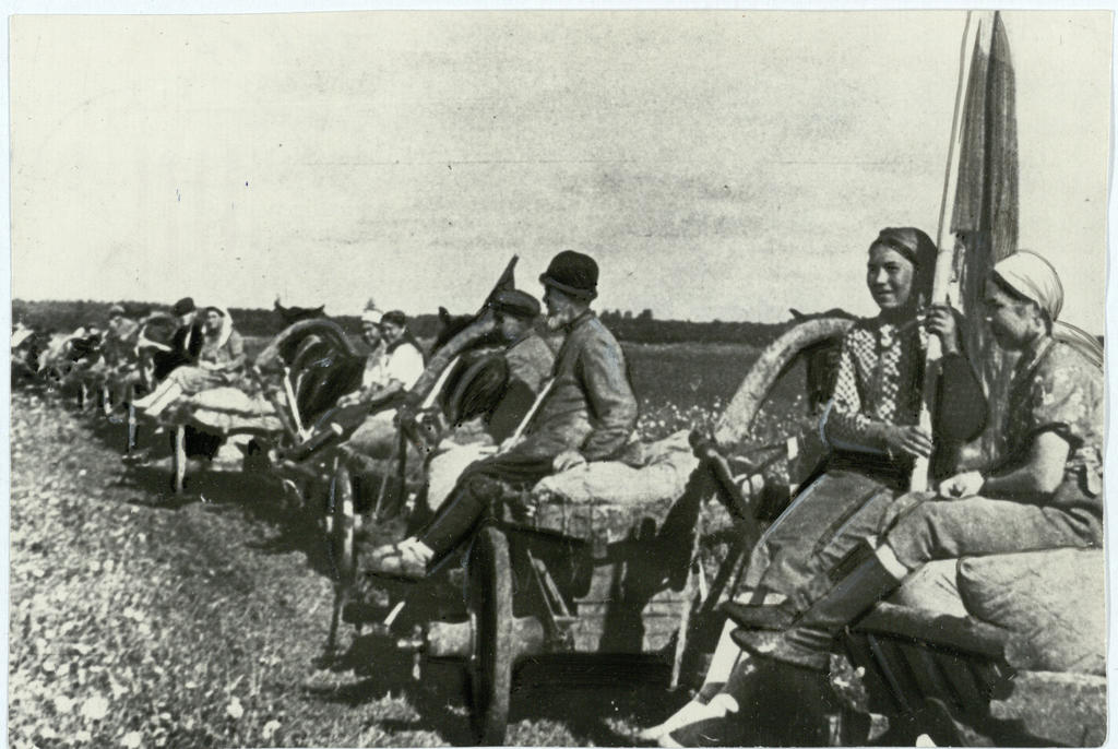 Фото №92953. Фото. «Красный обоз». 1944