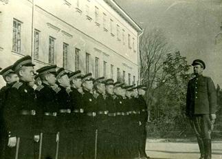 Фото. Суворовцы и начальник училища Болознев В.В. 1944::Фотографии, предоставленные музеем g2id96846