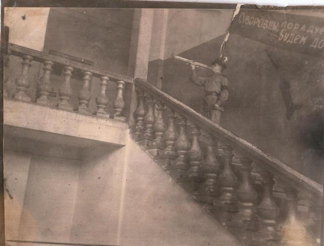 Фото. Горнист Казанского суворовского военного училища. 1945::Фотографии, предоставленные музеем g2id96854