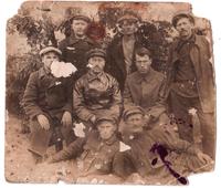 Исаев Архип (слева в нижнем ряду), перед мобилизацией на фронт 1941 год