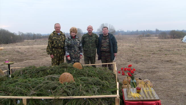 Тюнев С.И.,Мидхатов И.И., Андриянов Б.А. и руководитель поискового движения Смоленской обл::Поисковый отряд Спасского района "Булгары" g2id97526