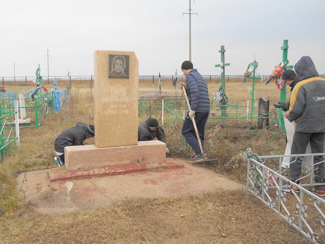 Поисковый отряд Булгары между выедами на Вахту Памяти проводят традиционные акции по памятникам (4)::Поисковый отряд Спасского района "Булгары" g2id97797