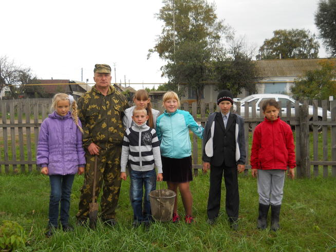 Поисковый отряд Булгары между выедами на Вахту Памяти проводят традиционные акции по памятникам (5)::Поисковый отряд Спасского района "Булгары" g2id97802