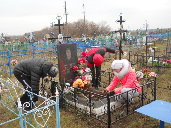 Поисковый отряд Булгары между выедами на Вахту Памяти проводят традиционные акции по памятникам р-на::Поисковый отряд Спасского района "Булгары" g2id97817