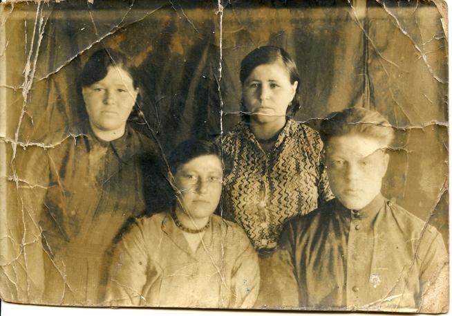 Осипов Алексей Егорович 1923г.р. с.Полянки (1940г.) умер в 1980 г::Фотографии участников Великой Отечественной войны и документы по Спасскому району (до 1946г.) g2id97881