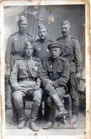 Осин Степан Андреевич 1896г.р., г.Чистополь (в центре с Орденом Славы) вернулся