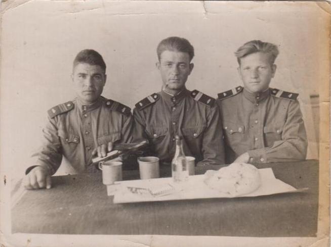 Выжлов Василий Григорьевич с составе экипажа ИС-28, 31 учебный танковый полк::Фотографии участников Великой Отечественной войны и документы по Спасскому району (до 1946г.) g2id97953