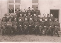 Фото. Колобов Н.В.(сидит 4-ый слева) с боевыми товарищами. 1940-е