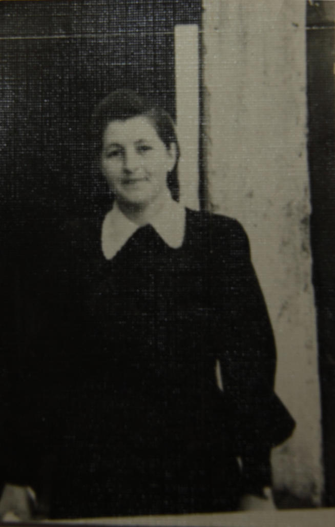 Фото. Акишина Т.Е. 1950-е::Музей истории аптечного дела и трудовой славы ГУП"Таттехмедфарм" g2id98119