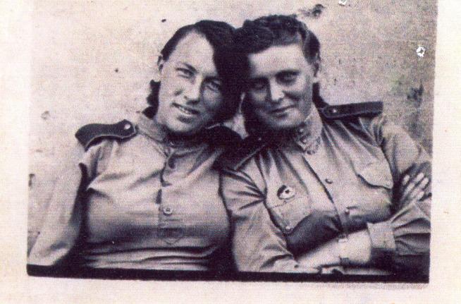 Прохорова(Баринова) Александра Григорьевна (слева) урож.с.Щербеть::Фотографии участников Великой Отечественной войны и документы по Спасскому району (до 1946г.) g2id98177