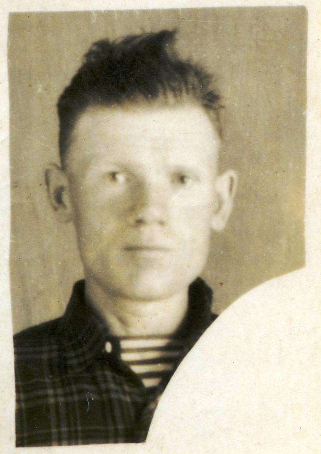 Сабирзянов Халим Ахметзянович 1926г.::Фотографии участников Великой Отечественной войны и документы по Спасскому району (до 1946г.) g2id98362