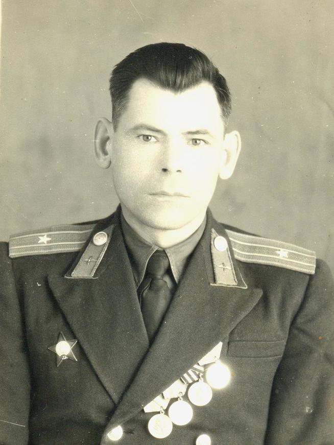 Студенцов Владимир Иванович 1917 г. с.Три Озера . Вернулся. Умер 2006г. на Укпаине::Фотографии участников Великой Отечественной войны и документы по Спасскому району (до 1946г.) g2id98404