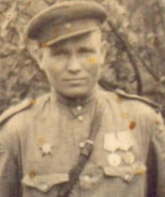 Ёров Василий Никифорович 1918 г. с.Полянки Вернулся::Фотографии участников Великой Отечественной войны и документы по Спасскому району (до 1946г.) g2id98496