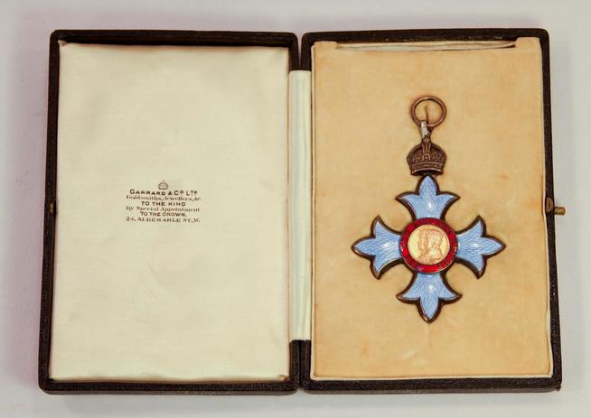 Орден Британской империи Сафиуллина Г.Б. - Героя Советского Союза.Великобритания.1944.Металл,эмаль, штамповка, позолота.::Награды g2id99122