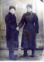 Спиридонов Андрей Николаевич (справа) 1927г.р. с дядей в Новосибирске.Вернулся. Похоронен в г.Йошкар-Ола 1984г