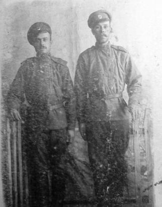 БУЛЫГИН ФРОЛ ИВАНОВИЧ, слева,  Германия.::Фотографии участников Великой Отечественной войны и документы по Спасскому району (до 1946г.) g2id99290