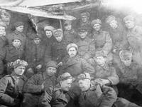 ГРИШИН СПИРИДОН ЕМЕЛЬЯНОВИЧ В центре верхний ряд  1906 года рождения.