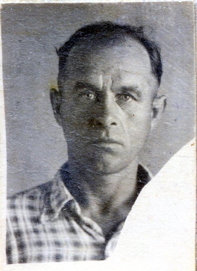 Колесников Евгений Иванович 1924::Фотографии участников Великой Отечественной войны и документы по Спасскому району (до 1946г.) g2id99449