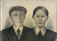 Сапаров Иван Андреевич с женой Александрой васильевной