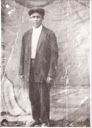 Гиниятуллин Зиннат Гиниятуллович 1908г. пропал без вести 1941г.::Фотографии участников Великой Отечественной войны и документы по Спасскому району (до 1946г.) g2id99695