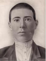 Гиниятуллин Абдулхак 1910 г.р. д.Тукай убит в 1943г. 
