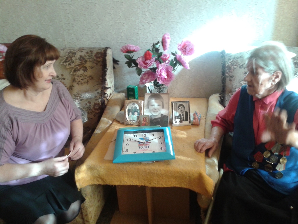 В беседе ветеран поделилась воспоминаниями о фронтовых годах