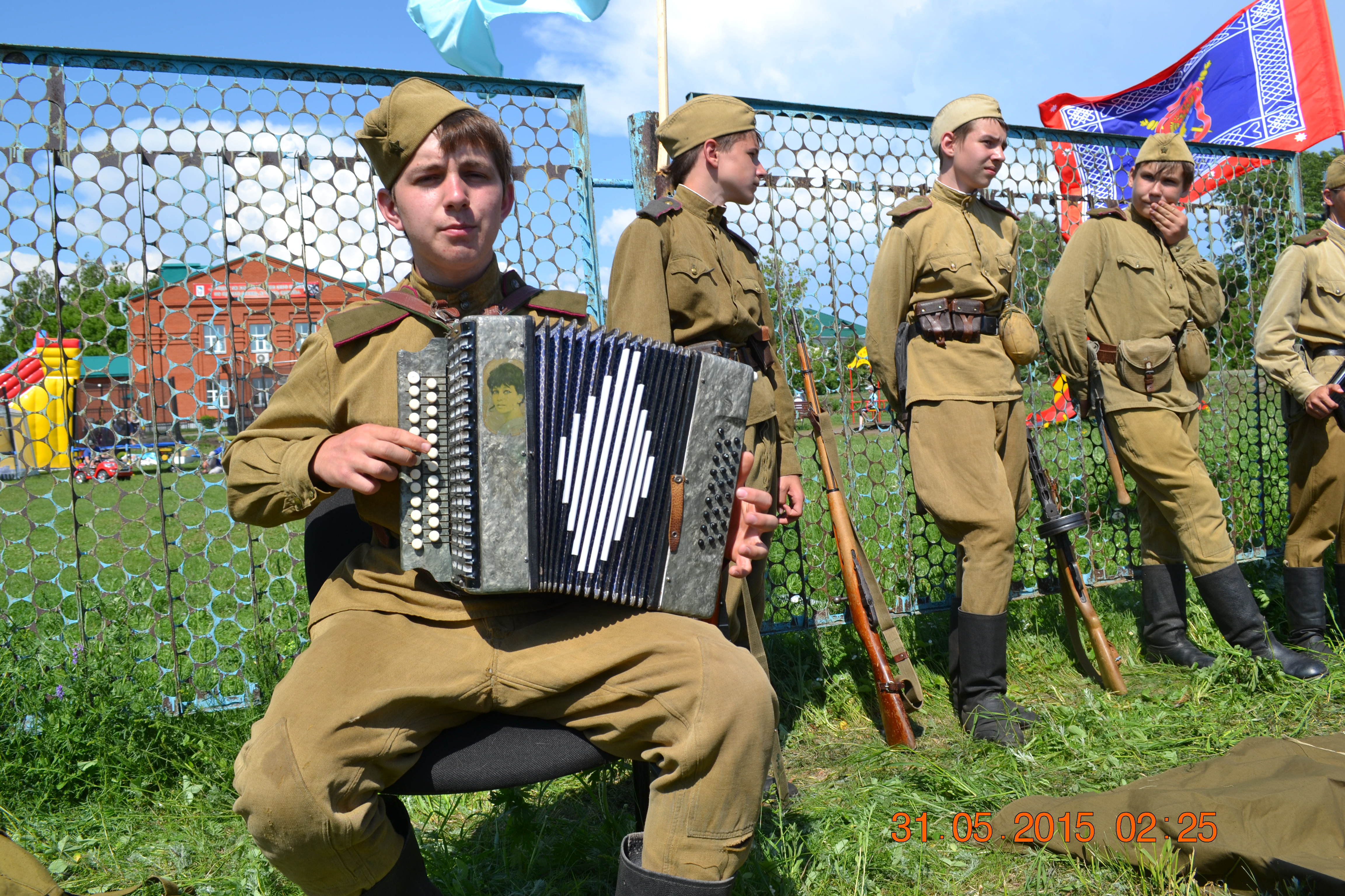Баранов Семён из клуба "Юнармеец" с. Билярск исполняет военные песни разных лет