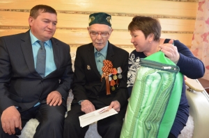 Габделхак бабай кунаклар кабул итә