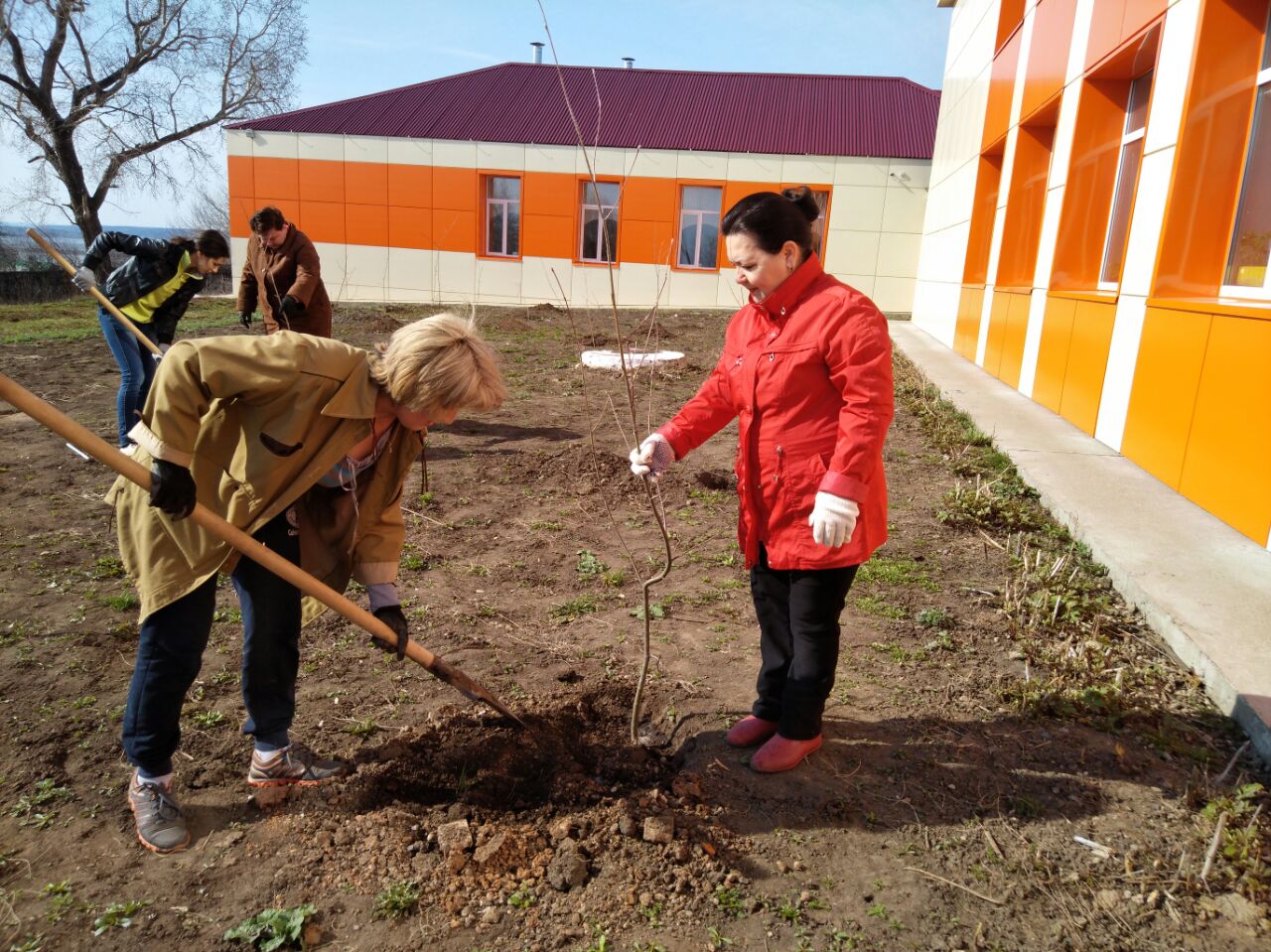 Закладываем Сад Победы