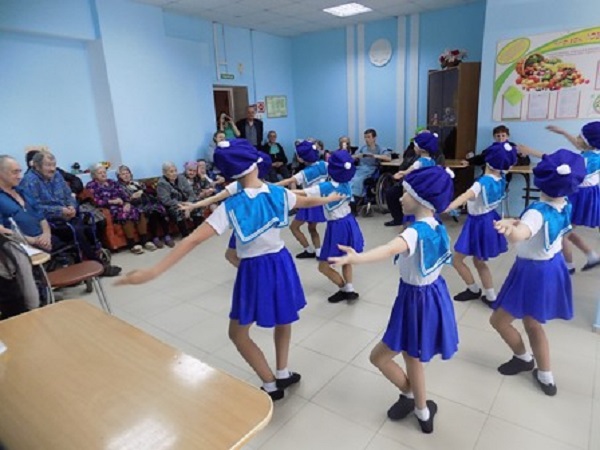 Учащиеся Новошешминской Детской школы искусств посетили Дом-интернат для престарелых и инвалидов с. Новошешминск