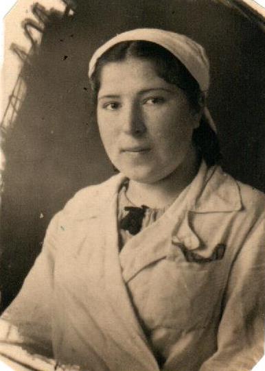 Әхтәмнең сеңлесе Асия