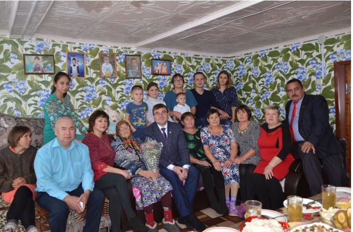 25 ноября свой 90 летний юбилей отпраздновала жительница села Алексеевка Раиса Николаевна Кирсанова.