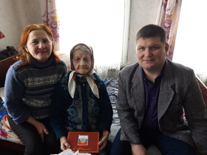 Жительница города Нурлат отмечает юбилей