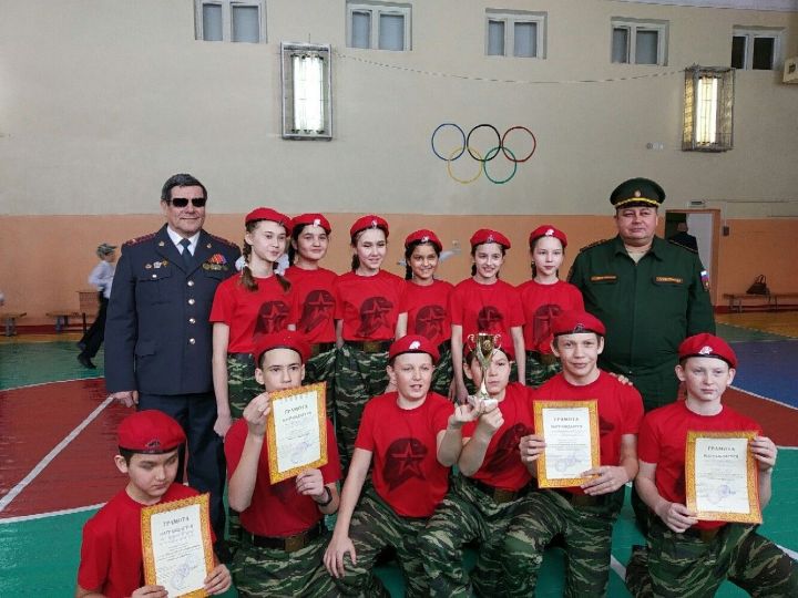 В школе №5 Бавлов прошел традиционный районный военно - патриотический конкурс "Вперед, юнармейцы!"