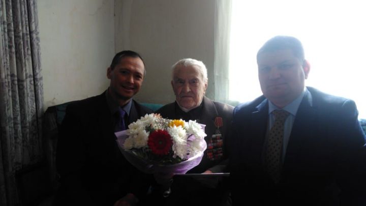 В Нурлатском районе ветерана Великой Отечественной войны поздравили с юбилеем