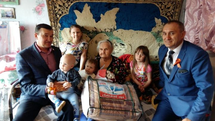 В День Победы труженица тыла Пелагея Константиновна Кончева отметила свой 90-летний юбилей