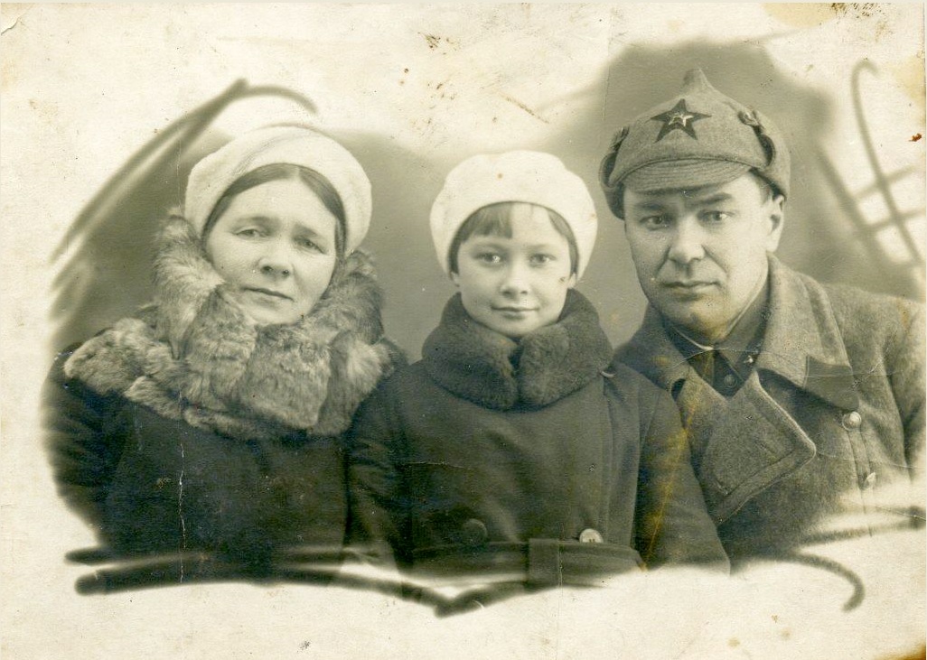 Вахонин А.С. с женой и дочерью. 1940 г.