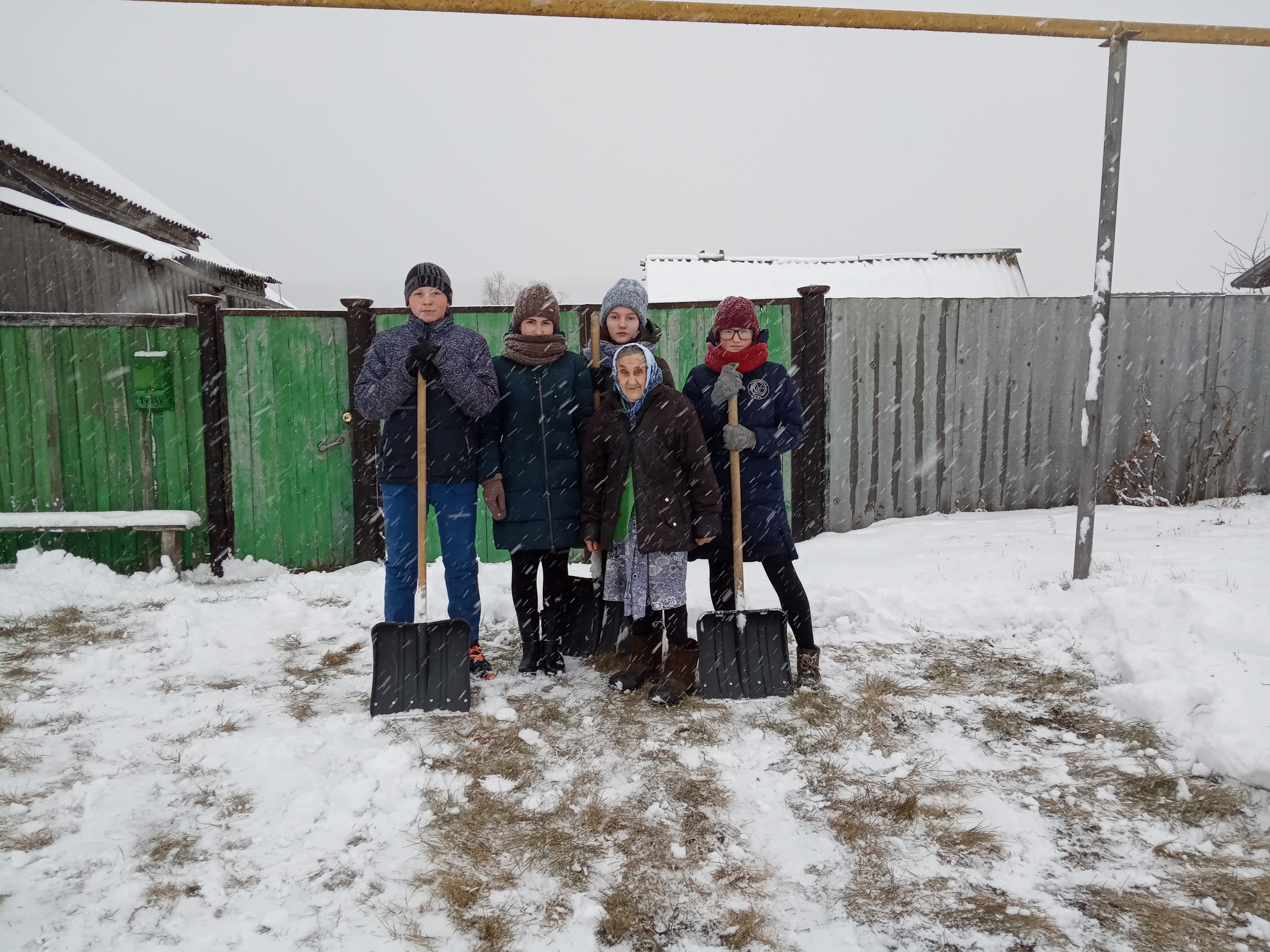 МБОУ "Нижнекармальская ООШ" Тимуровская помощь ветеранам труда