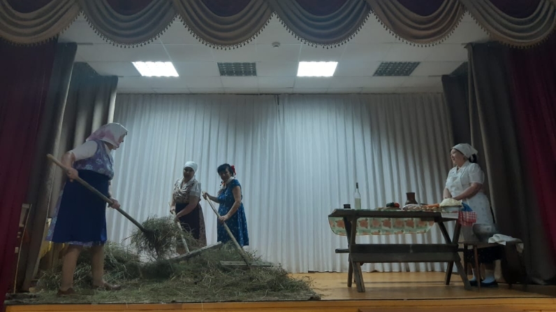 Пьесу о судьбе женщин-колхозниц в годы войны показали в Мордовских Каратаях