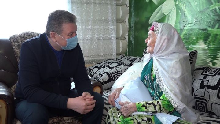 Уроженка села Кичкальня ветеран труда Зайтуня Салахова отметила своё 95-летие