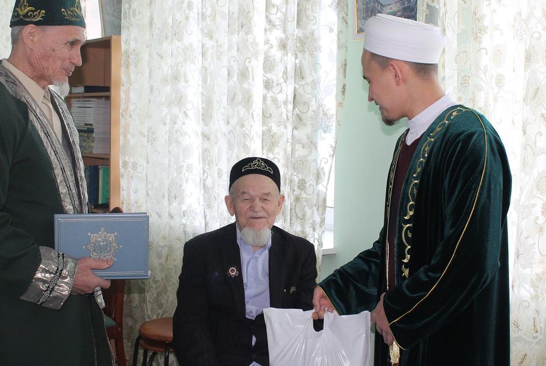 Ветеран Великой Отечественной войны Каим Самигуллин принял поздравления от муфтия РТ