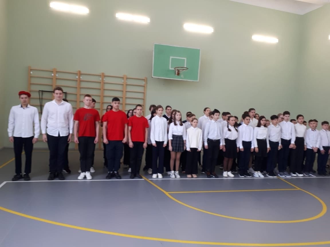 Школьный смотр строевой песни